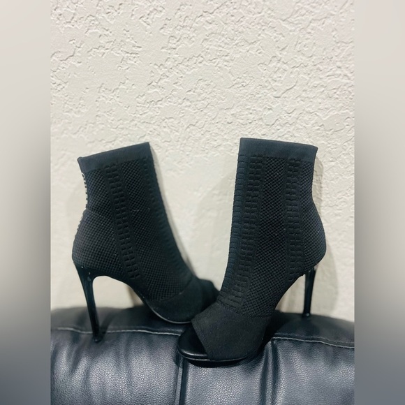 Guess Black Tear Stretch Heeled Booties Womens Size 6.5 - Picture 1 of 7